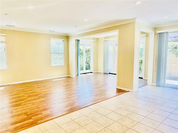Irvine, CA 92620,114 Chestnut Grove