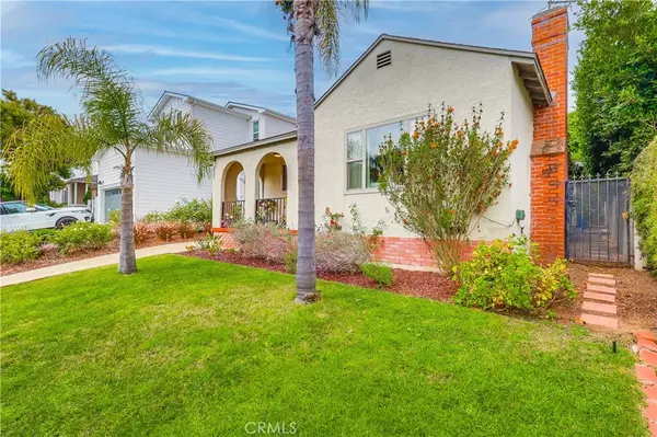 Los Angeles, CA 90045,8309 Regis WAY