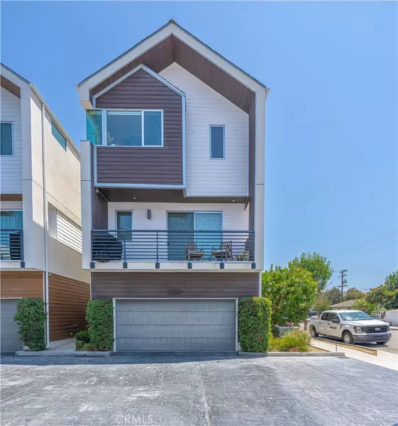 1960 Novus PL, Costa Mesa, CA 92627