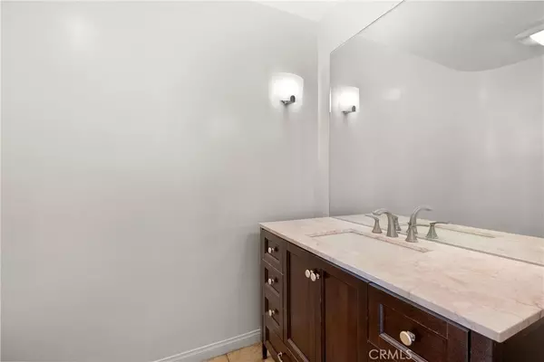 Huntington Beach, CA 92648,6042 Shadowbrook CIR