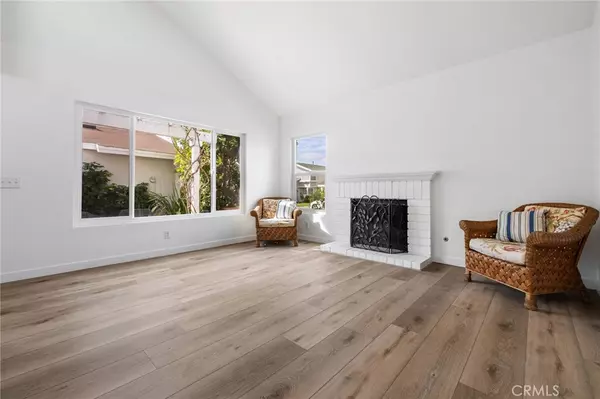 Irvine, CA 92614,22 Silkleaf