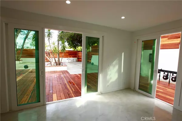 San Diego, CA 92103,1220 Thorn W