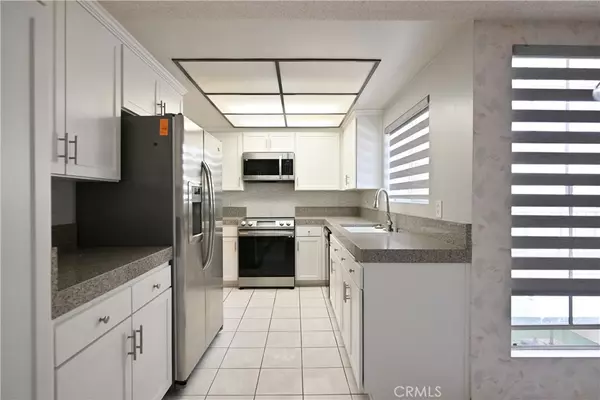 Laguna Woods, CA 92637,3241 San Amadeo #2H