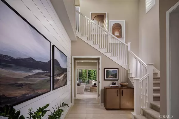 Irvine, CA 92618,117 Awning