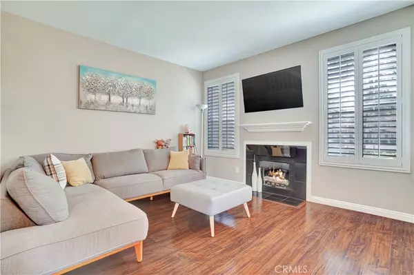 Tustin, CA 92782,234 Gallery WAY