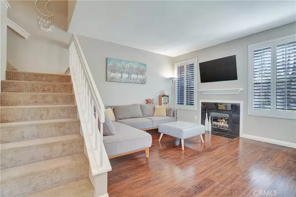 Tustin, CA 92782,234 Gallery WAY