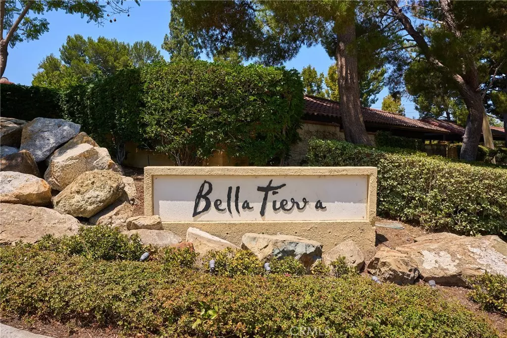 Laguna Hills, CA 92653,25591 Indian Hill LN #E