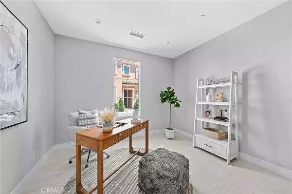 Irvine, CA 92602,126 Toretta