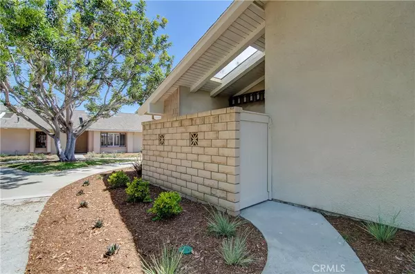 Huntington Beach, CA 92646,8566 Fallbrook CIR #707D