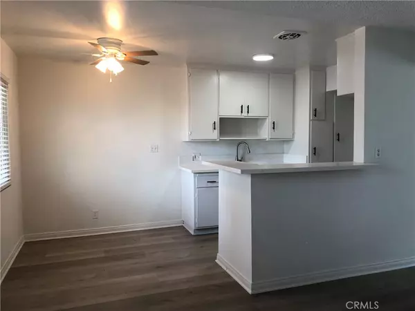 Huntington Beach, CA 92648,409 California ST #4