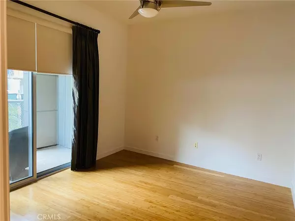 Irvine, CA 92612,21 GRAMERCY #112