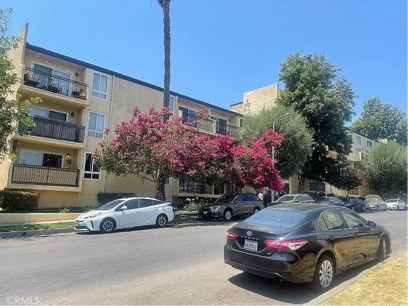 5257 Radford AVE #314, Valley Village, CA 91607