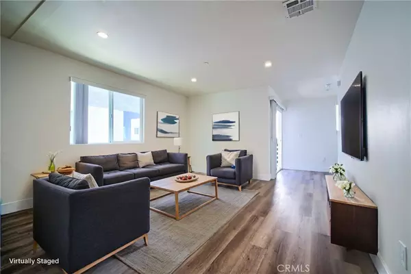 1425 S New Hampshire AVE, Los Angeles, CA 90006