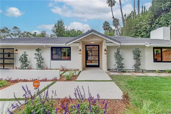 10461 Shadyridge DR, Santa Ana, CA 92705