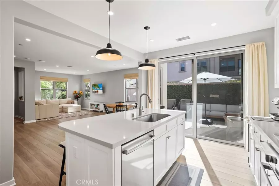 152 Newburry, Irvine, CA 92618