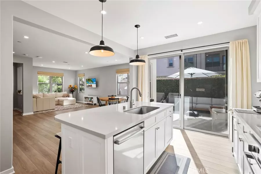 152 Newburry, Irvine, CA 92618