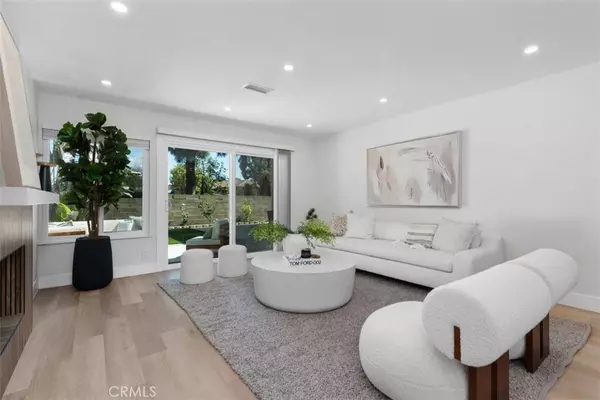 Irvine, CA 92614,3871 Hendrix ST