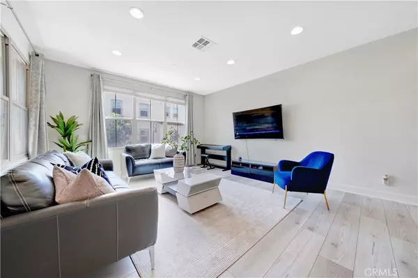 92 Capricorn, Irvine, CA 92618