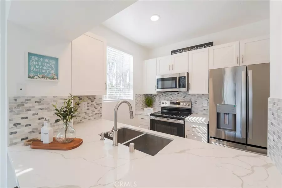 20371 Bluffside CIR #B214, Huntington Beach, CA 92646