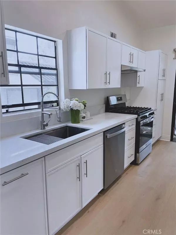 Santa Ana, CA 92704,2510 W MacArthur BLVD #B