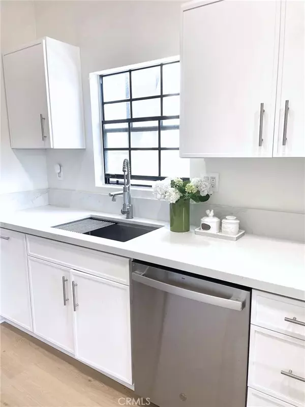 Santa Ana, CA 92704,2510 W MacArthur BLVD #B