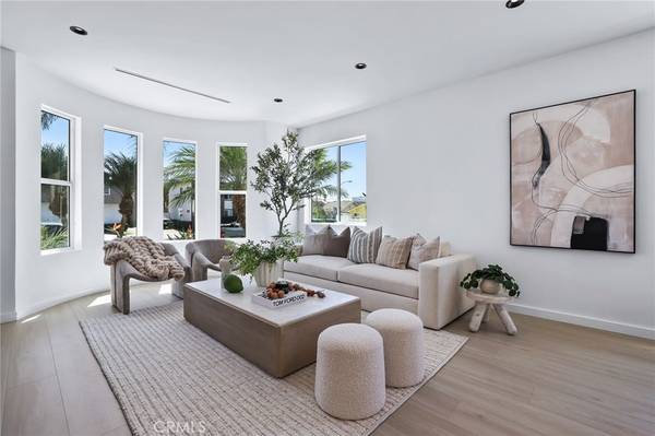 Huntington Beach, CA 92648,309 8th ST