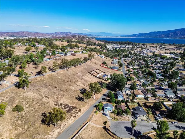 Lake Elsinore, CA 92530,16376 Bailey ST