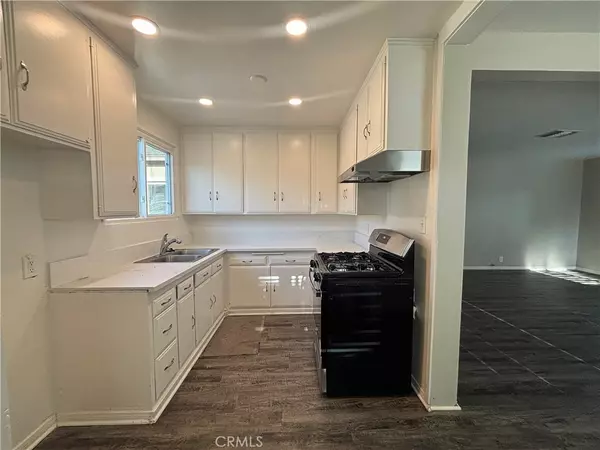 Van Nuys, CA 91411,14953 Sylvan ST