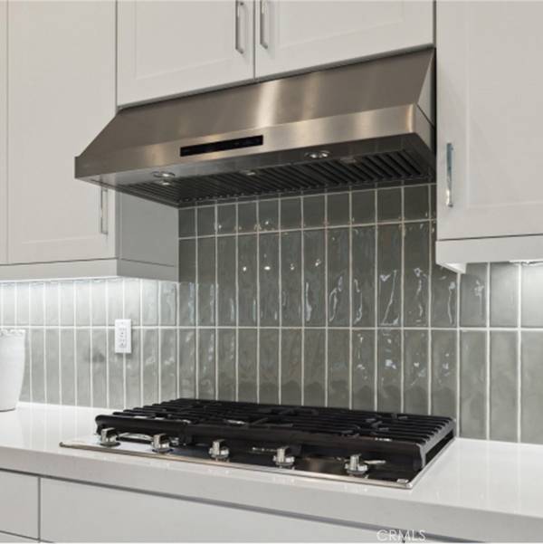 Valencia, CA 91354,24501 Villa La Sombrilla