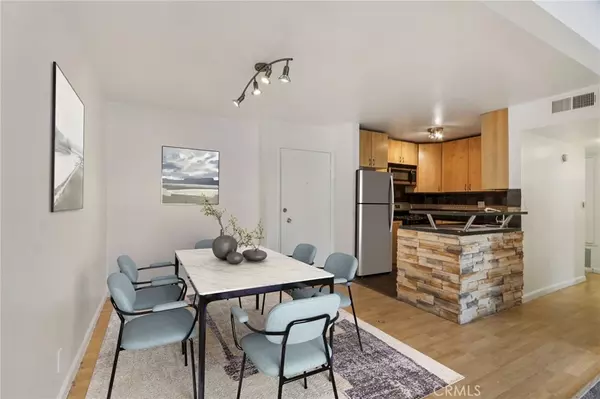 Tarzana, CA 91356,18620 Hatteras ST #247