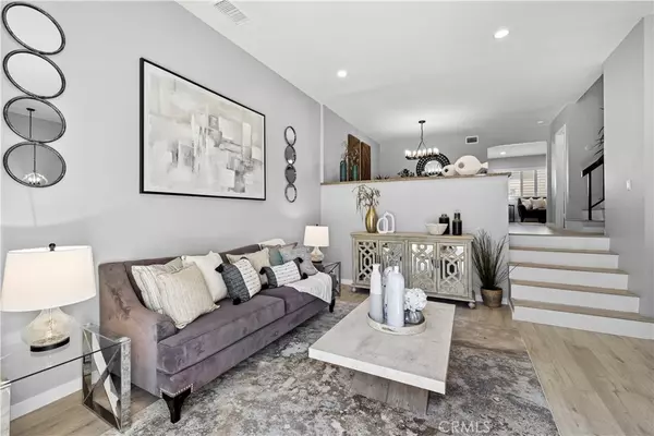 Irvine, CA 92603,3 Summer Breeze