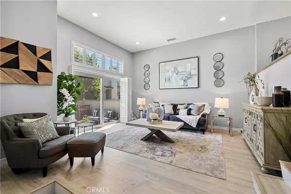 Irvine, CA 92603,3 Summer Breeze