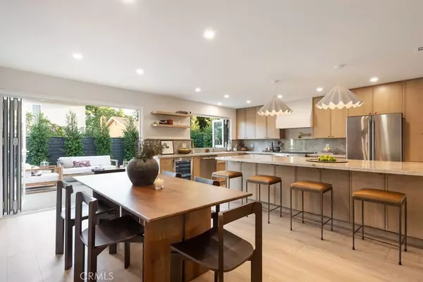 Costa Mesa, CA 92626,1079 Visalia DR