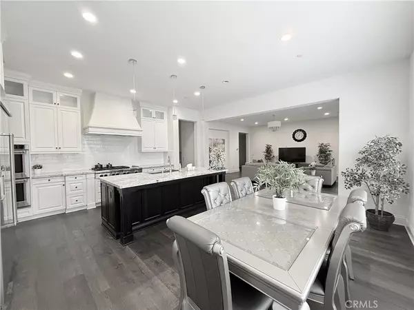 Tustin, CA 92782,18 Meadow Pl