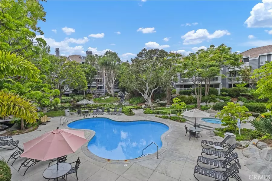 20331 Bluffside CIR #303, Huntington Beach, CA 92646