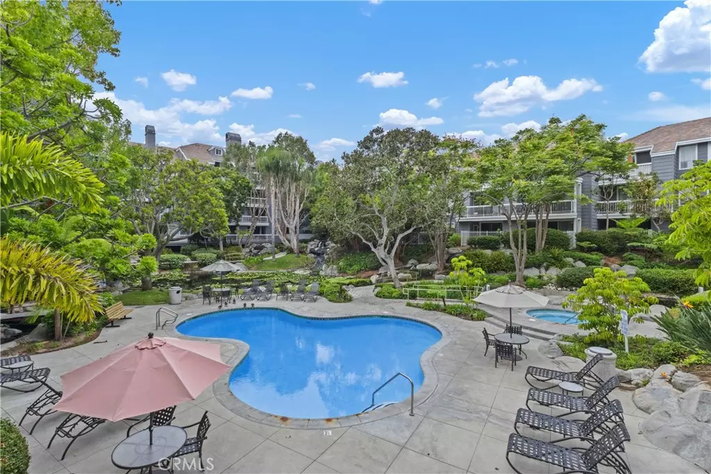 Huntington Beach, CA 92646,20331 Bluffside CIR #303