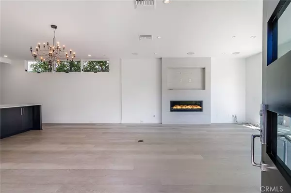 Corona Del Mar, CA 92625,701 Poppy AVE