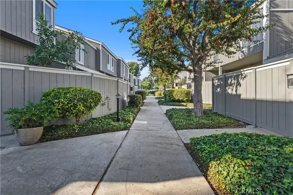 Santa Ana, CA 92704,2730 W Segerstrom AVE #D