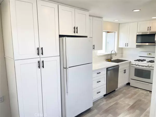 29 Palms, CA 92277,71630 29 Palms Hwy #1