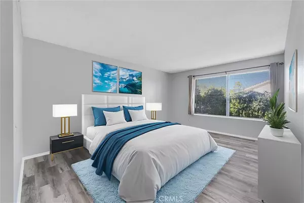 Irvine, CA 92604,12 Robin