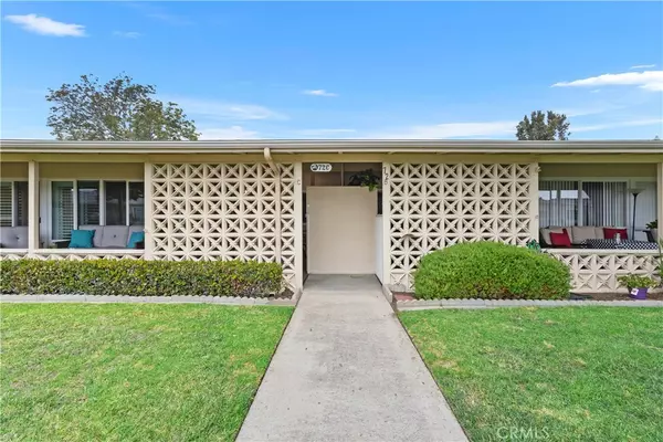 Seal Beach, CA 90740,13430 Saint Andrews DR #72C