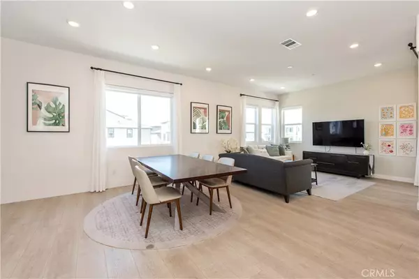 Irvine, CA 92618,155 Sash