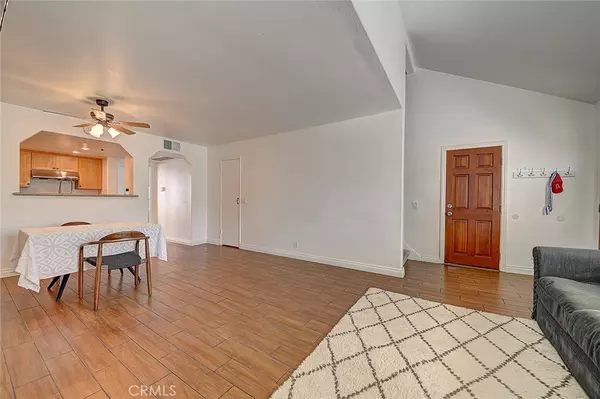 Huntington Beach, CA 92646,18683 Applewood CIR #16