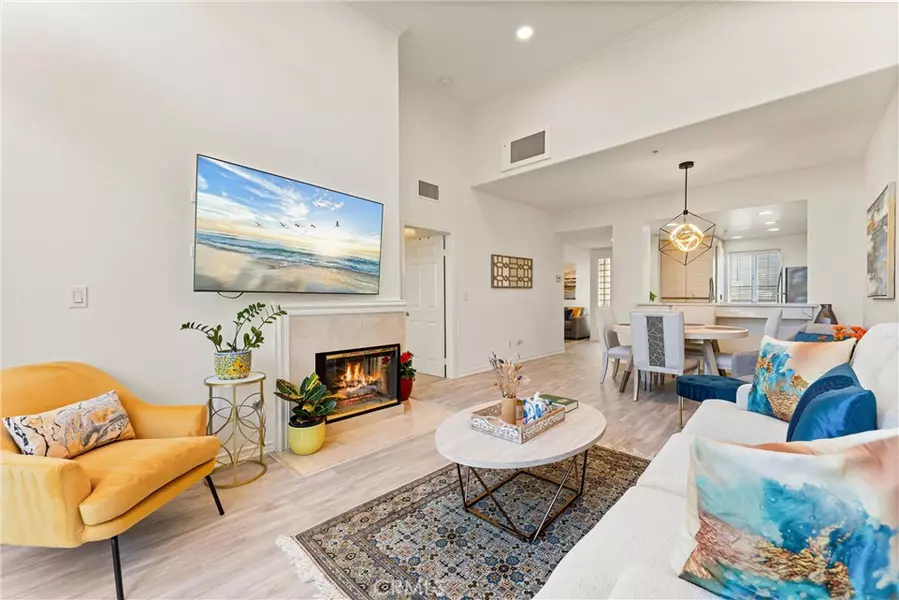 2243 Martin #415, Irvine, CA 92612