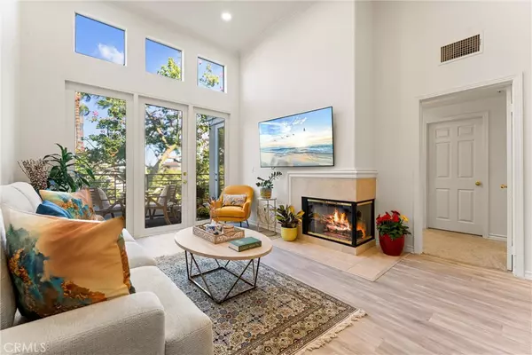 Irvine, CA 92612,2243 Martin #415