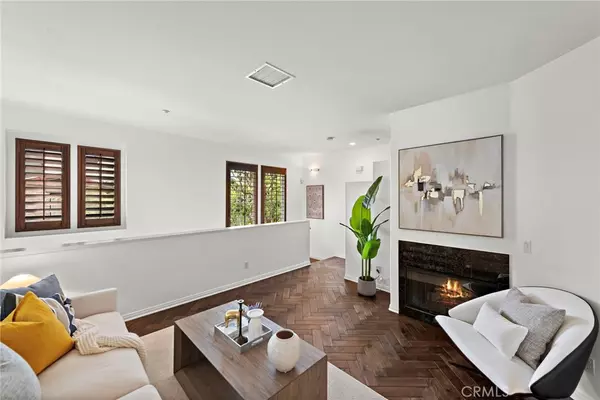 Irvine, CA 92603,115 Coral Rose