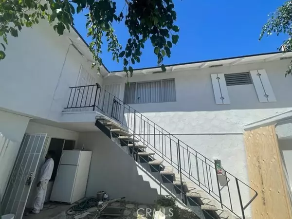 Huntington Beach, CA 92647,17061 Grove Circle #4