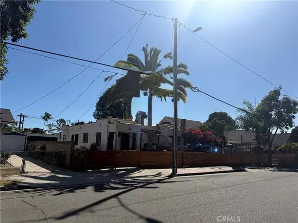 1008 W 3rd ST, Santa Ana, CA 92703