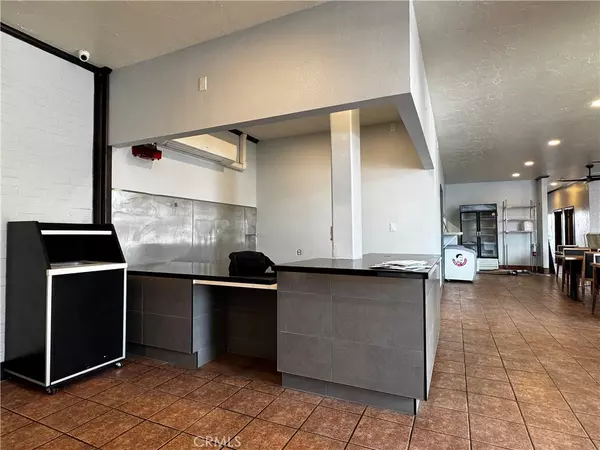 Anaheim, CA 92801,2717 W w. Lincoln