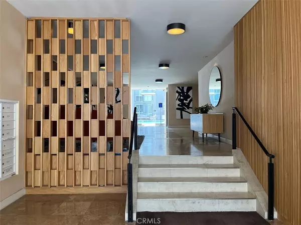 West Hollywood, CA 90069,1025 N Kings RD #105